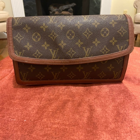 Louis Vuitton Vintage Monogram Clutch - Picture 1 of 12